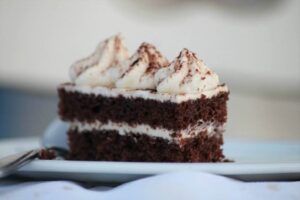 Ciasto wegańskie z dodatkiem świeżych owoców