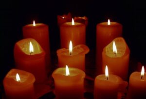 Okapnik na zewnątrz dla świecy